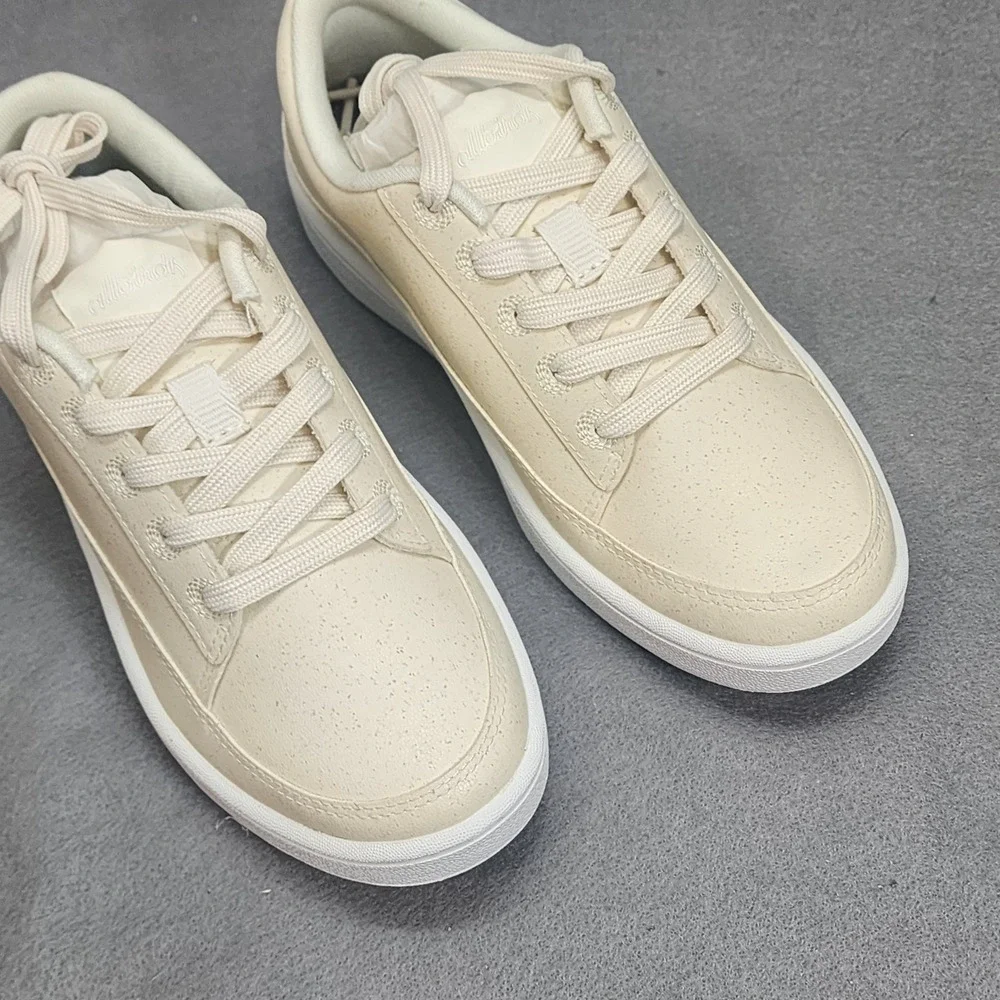 Allbirds Plant Pacer Sneakers Cream Off-White Sustainable Low Top Womens Size 5